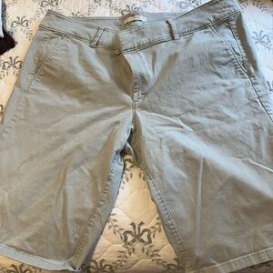 LOFT Women's Soft Green Bermudas